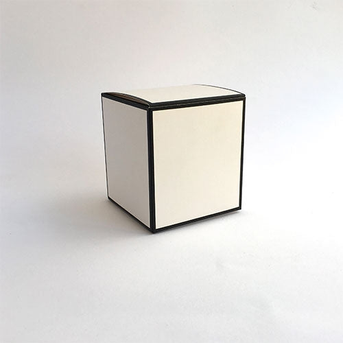 Gift Box White/Black Medium
