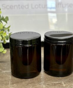 Comparing Apothecar Candle Jar 225g with Black Plastic screw cap lid and the Metal Lid