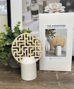 Alternative view of Geosphere Wood Diffuser Lychee & Guava